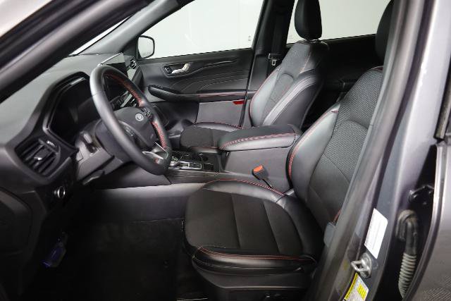 Certified 2024 Ford Escape ST-Line Select w/ Tech Pack #2 AWD/4WD image 9