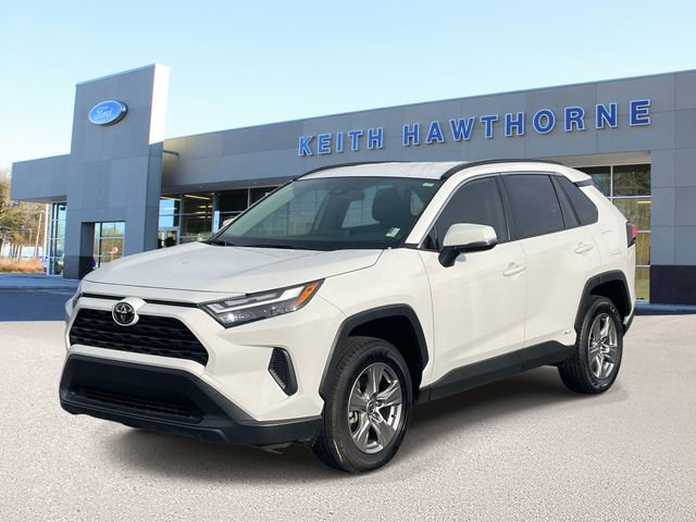 Used 2025 Toyota RAV4 XLE image 3
