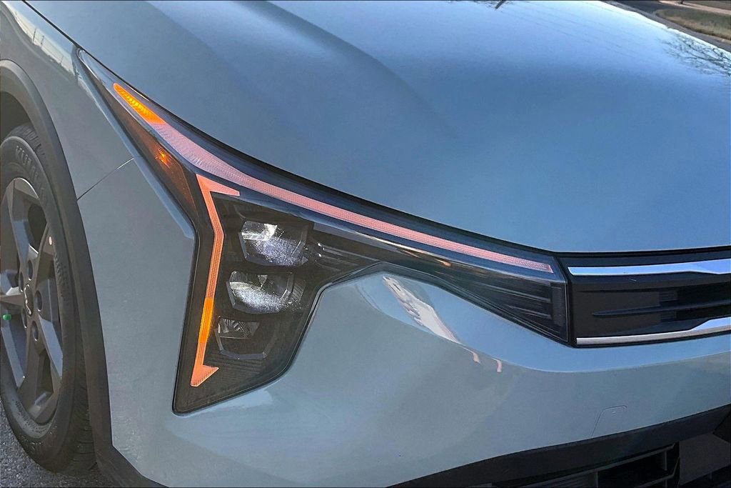 Used 2025 Kia K4 LXS image 28