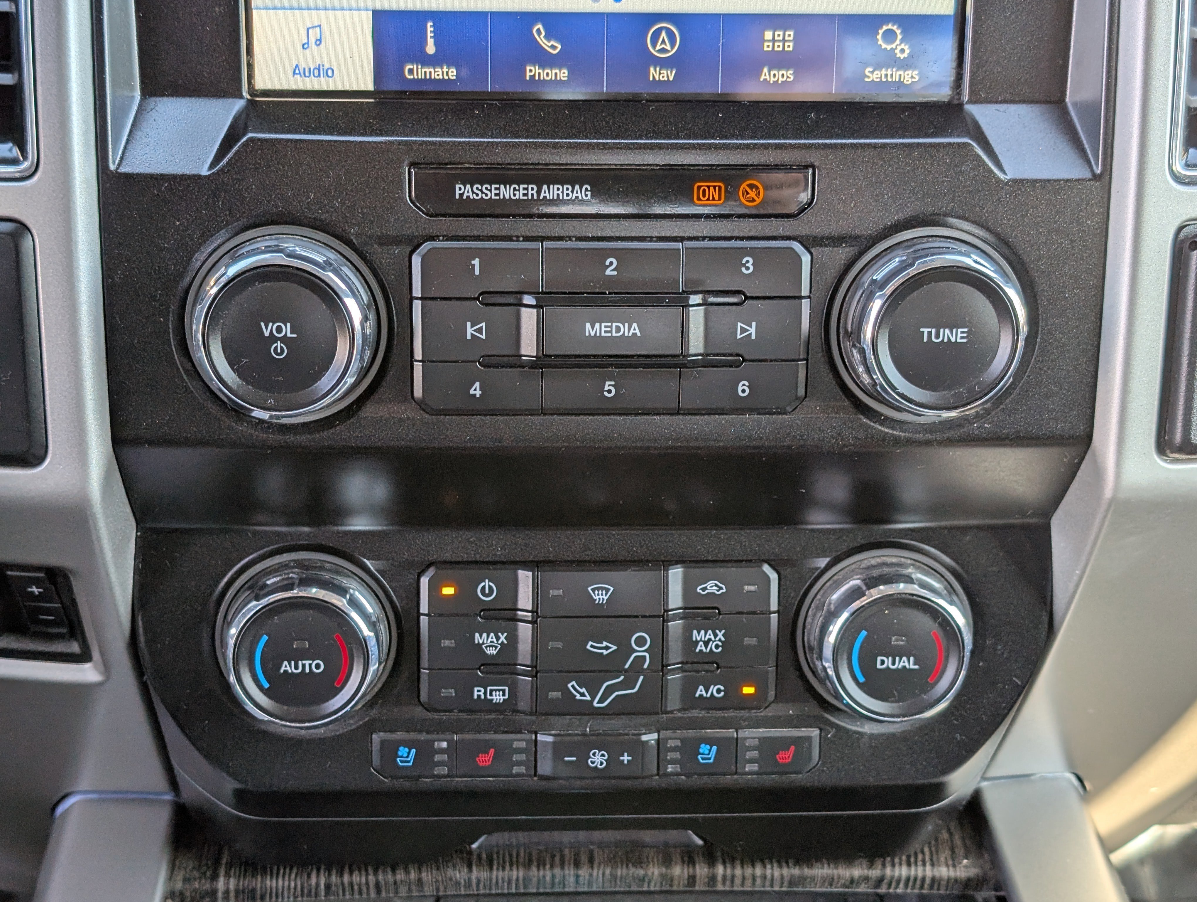 Certified 2020 Ford F350 Lariat w/ Lariat Ultimate Package image 27