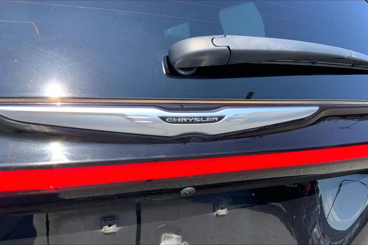 Used 2025 Chrysler Pacifica Select FWD image 30