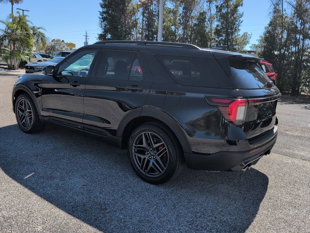 Certified 2025 Ford Explorer ST image 5