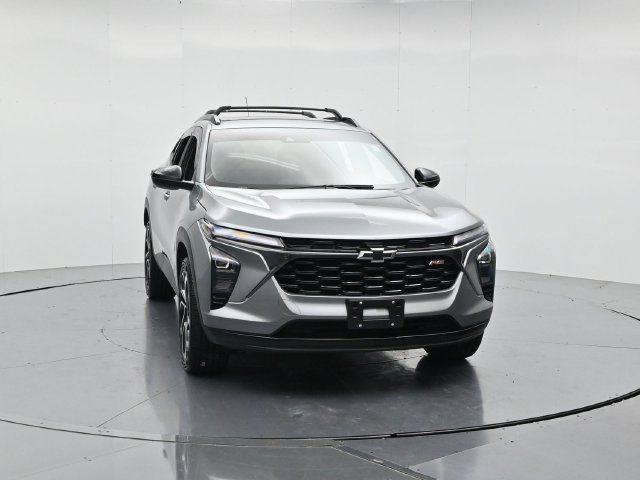 Used 2025 Chevrolet Trax RS w/ Driver Confidence Package FWD image 4