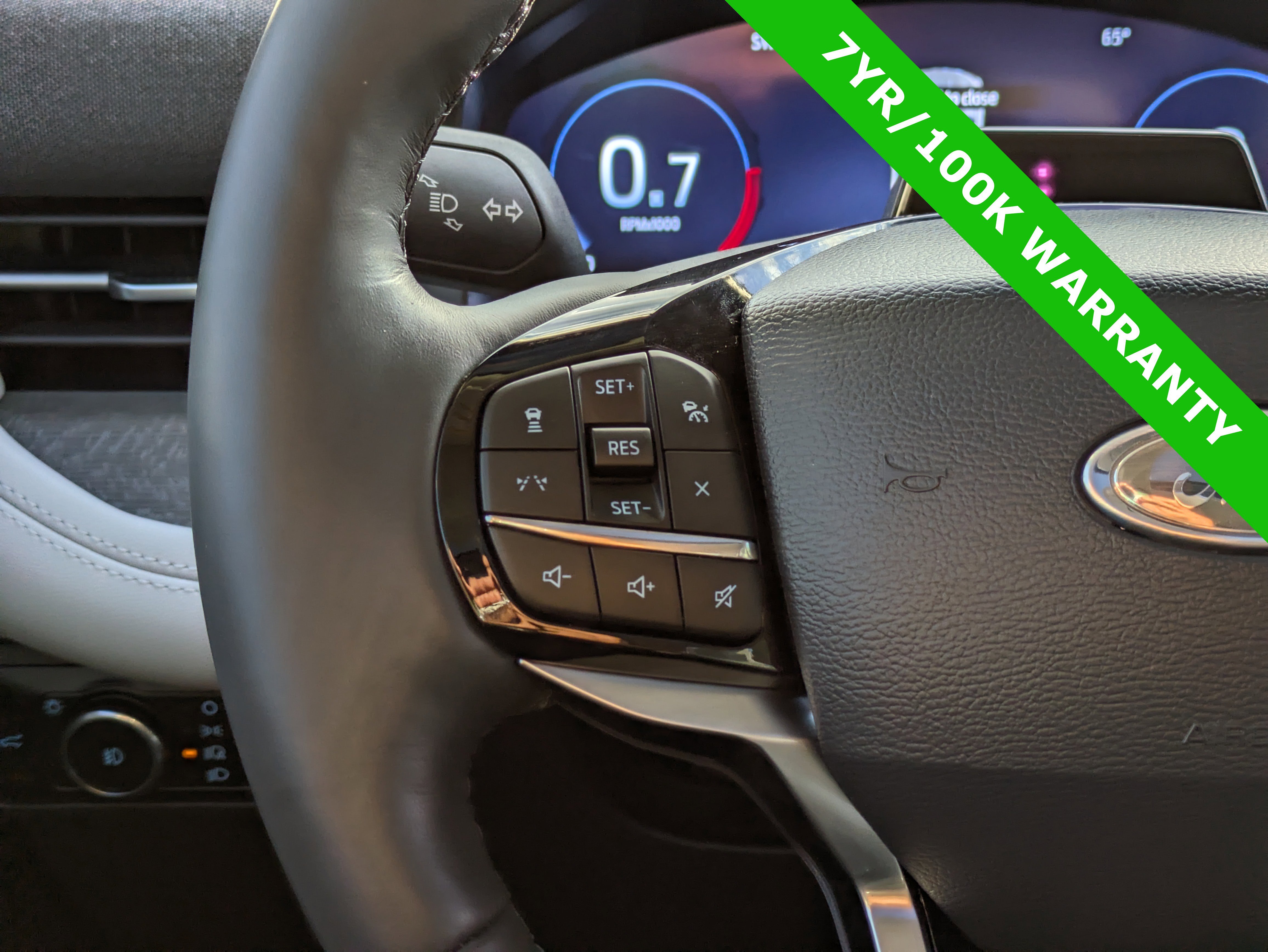 Certified 2025 Ford Explorer Platinum w/ Ultimate Package image 27