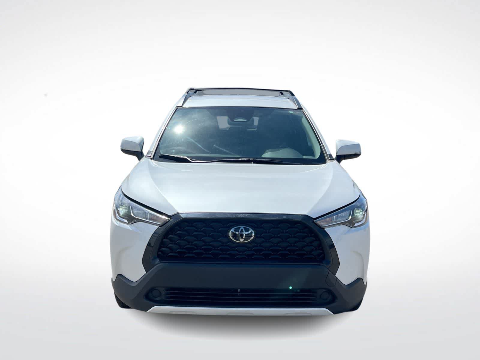 Used 2024 Toyota Corolla Cross LE FWD image 3