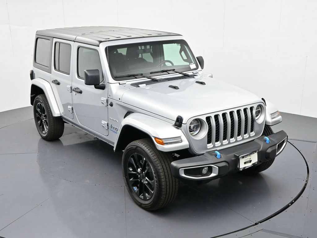 Used 2022 Jeep Wrangler Unlimited Sahara w/ Cold Weather Group AWD/4WD image 22
