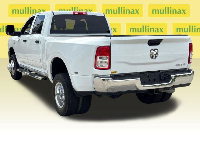 Used 2024 RAM 3500 Tradesman w/ Chrome Appearance Group AWD/4WD image 9
