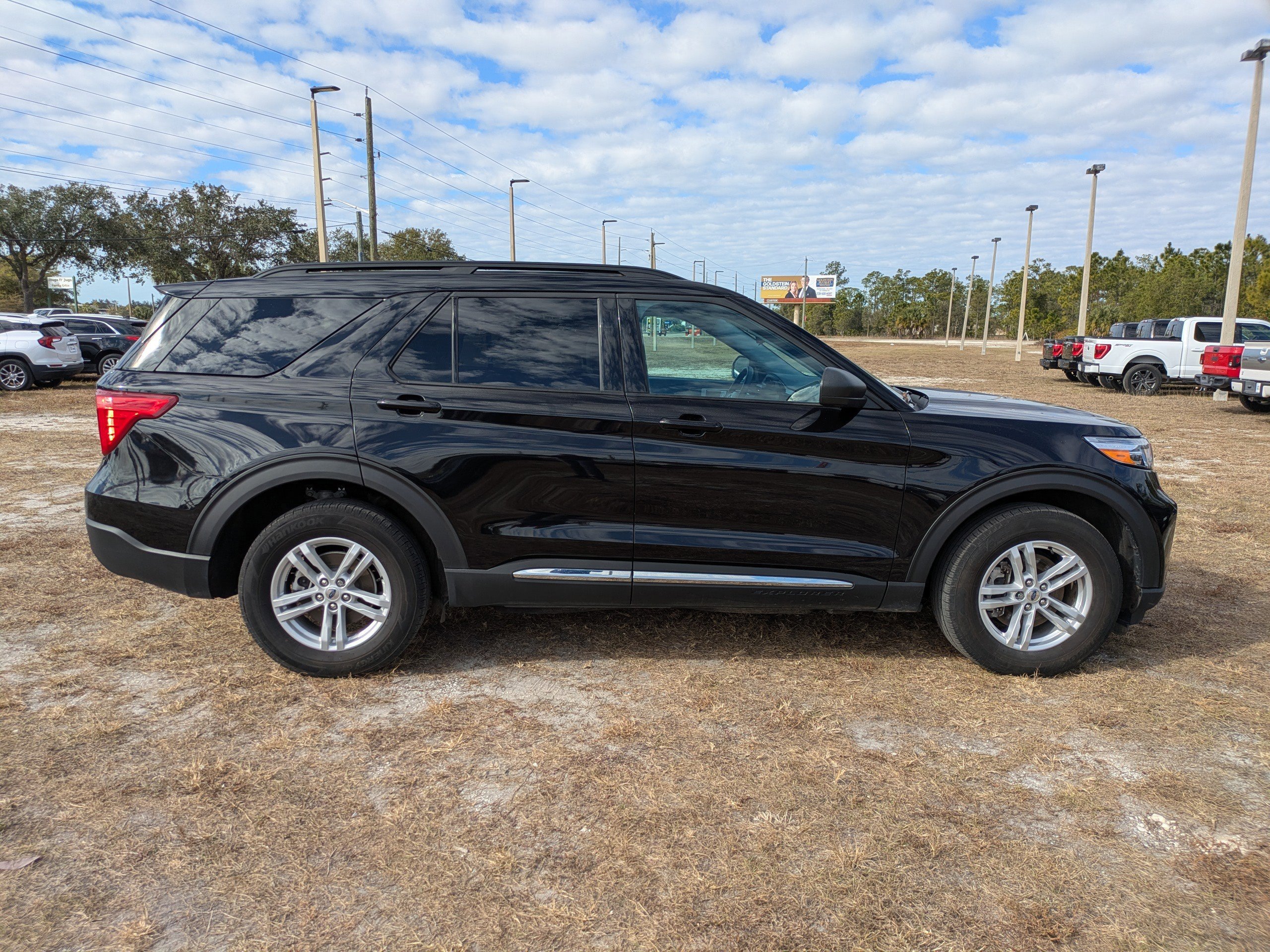 Certified 2024 Ford Explorer XLT AWD/4WD image 6