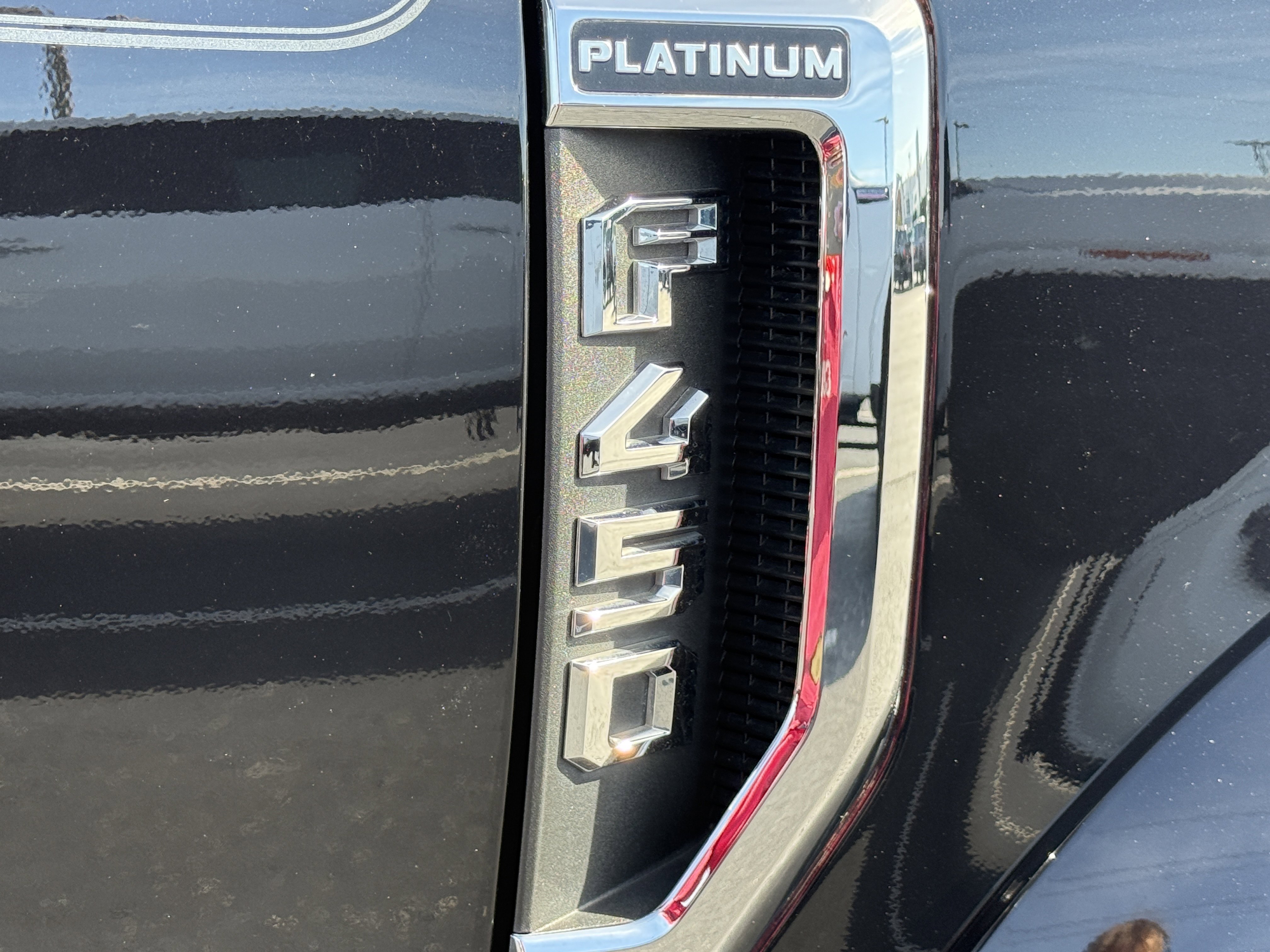 Certified 2019 Ford F450 Platinum w/ Platinum Ultimate Package image 9