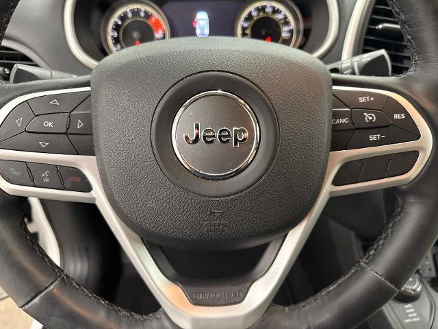 Used 2017 Jeep Cherokee Limited w/ Luxury Group AWD/4WD image 19