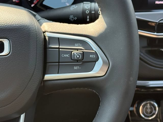 Used 2026 Jeep Compass Latitude AWD/4WD image 29