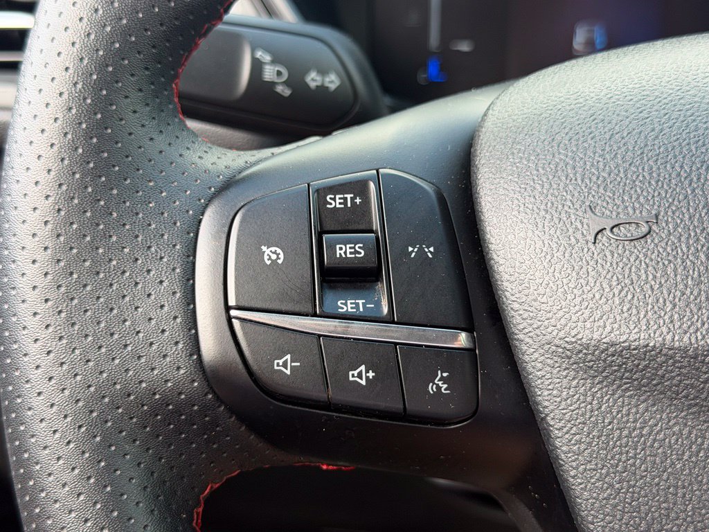 Certified 2025 Ford Escape ST-Line FWD image 30