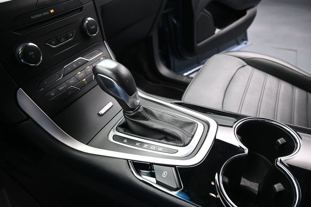 Certified 2018 Ford Edge SEL w/ Equipment Group 201A FWD image 18