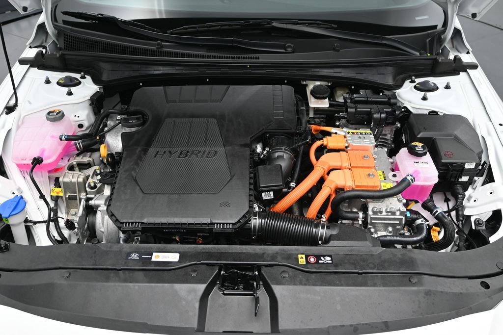 Used 2025 Hyundai Elantra SEL FWD image 11