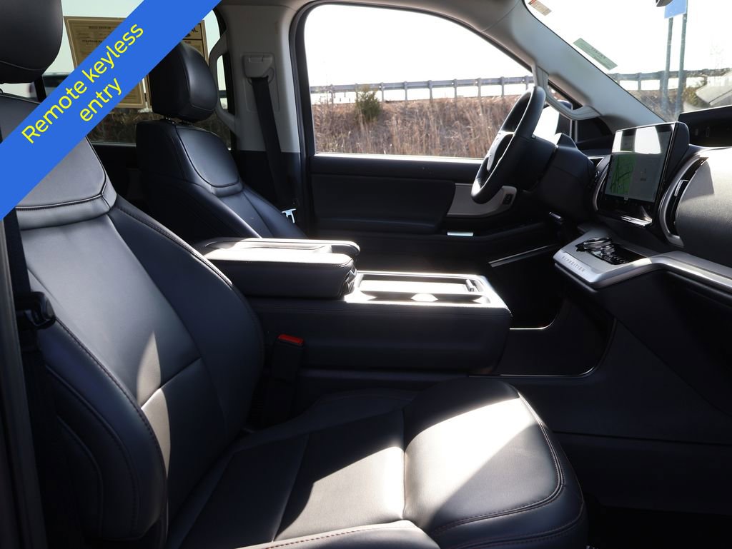 Certified 2025 Ford Expedition Active AWD/4WD image 9