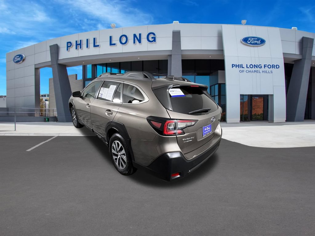 Used 2023 Subaru Outback Premium AWD/4WD image 3