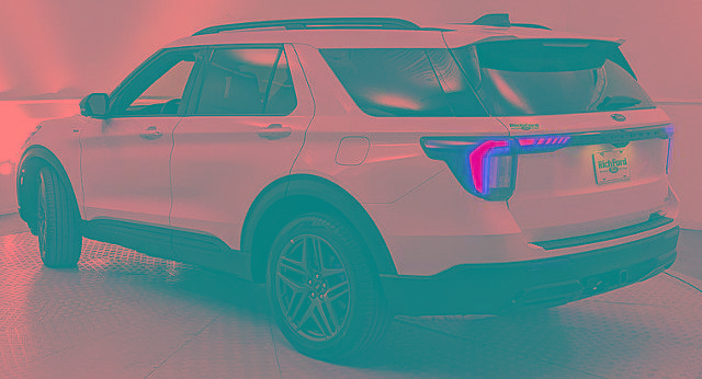 Certified 2025 Ford Explorer ST-Line w/ Premium Package image 3