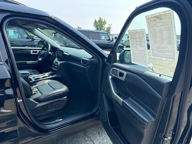 Certified 2023 Ford Explorer XLT w/ Equipment Group 202A AWD/4WD image 9