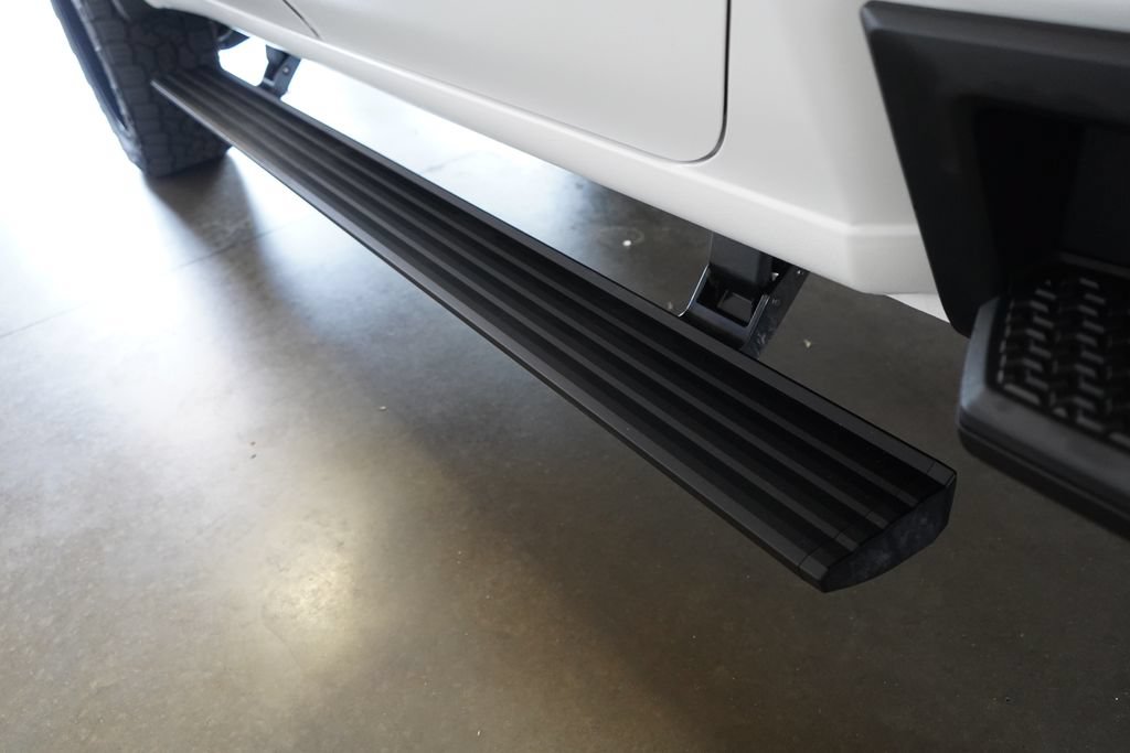 Used 2024 GMC Sierra 2500 AT4X AWD/4WD image 23