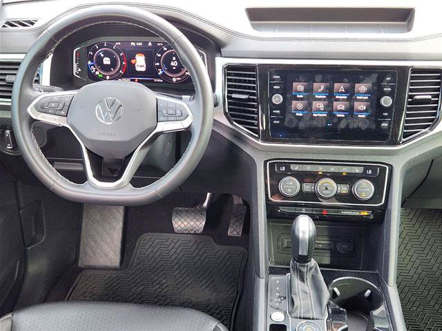 Used 2022 Volkswagen Atlas Cross Sport SE w/ Black Wheel Package AWD/4WD image 26