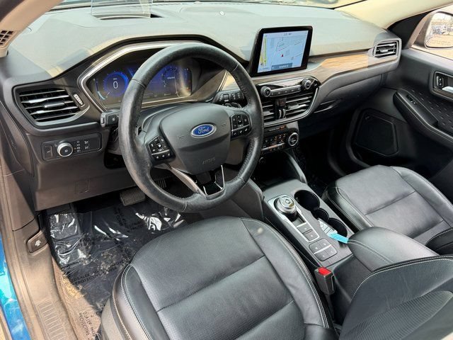 Certified 2020 Ford Escape Titanium w/ Titanium Premium Package 2.0 AWD/4WD image 37