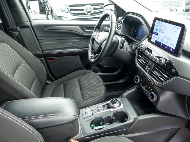 Certified 2025 Ford Escape Active AWD/4WD image 25