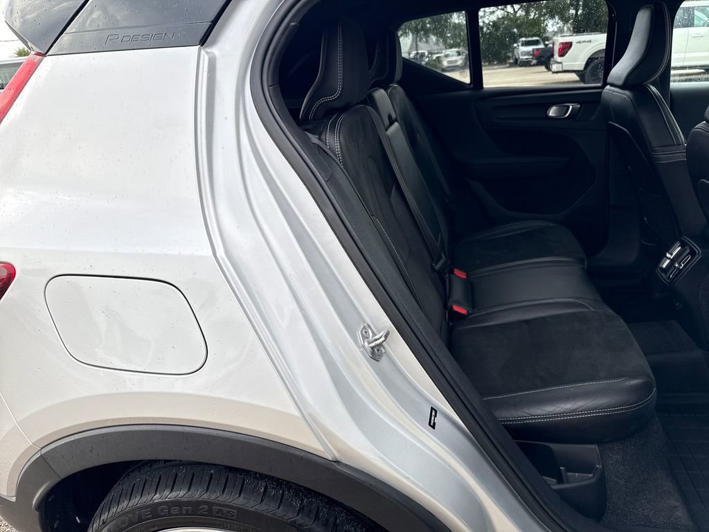 Used 2019 Volvo XC40 T5 R-Design image 26