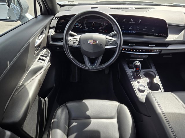 Used 2025 Cadillac XT4 Premium Luxury FWD image 13