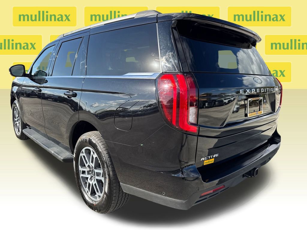 Certified 2025 Ford Expedition Active image 4
