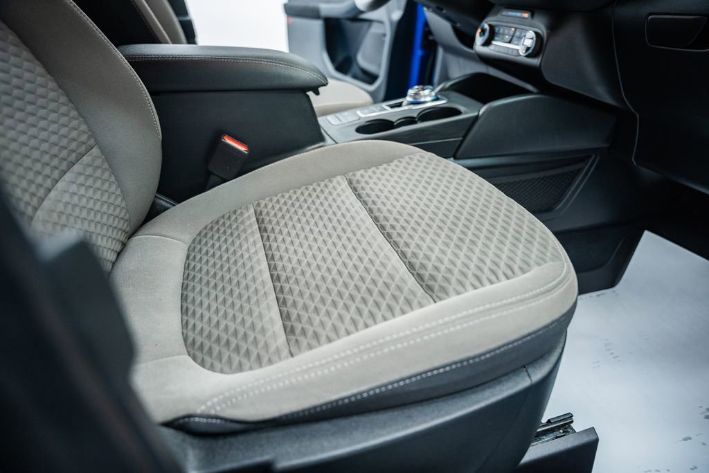 Certified 2020 Ford Escape SE image 33