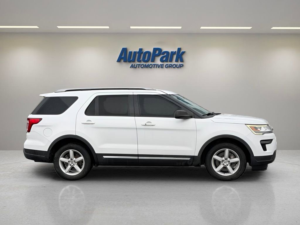 Certified 2018 Ford Explorer XLT FWD image 8