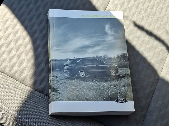 Certified 2022 Ford Escape SE w/ SE Sport Appearance Package FWD image 26