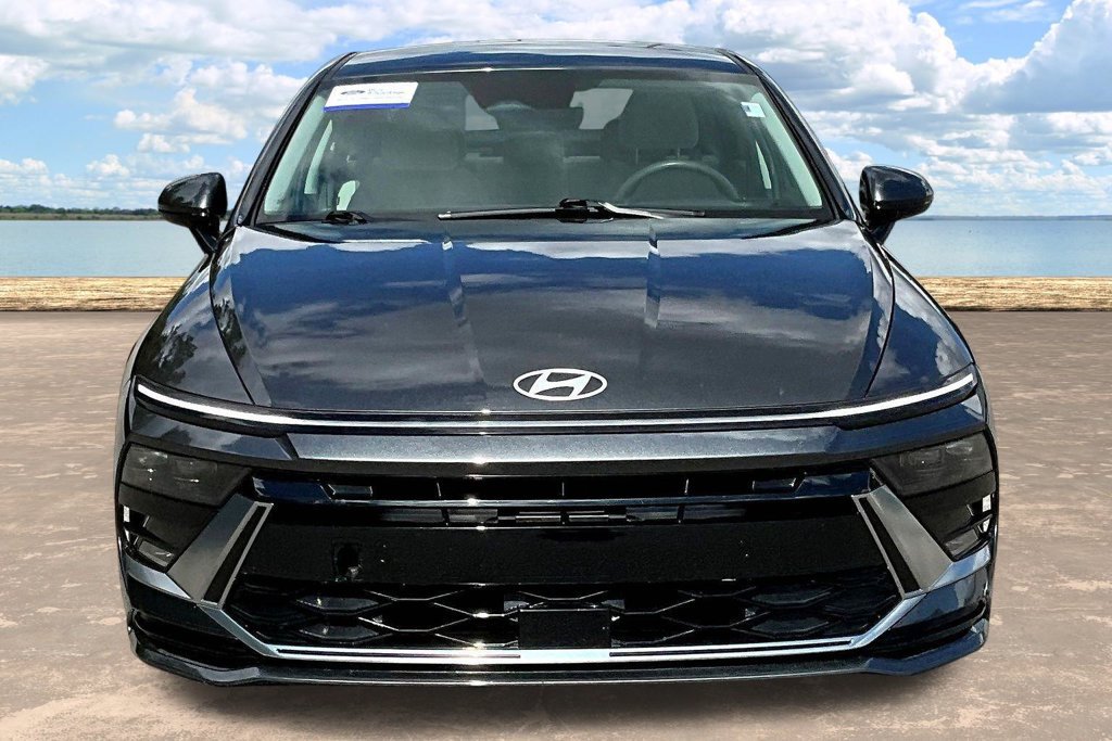 Used 2025 Hyundai Sonata SEL FWD image 2
