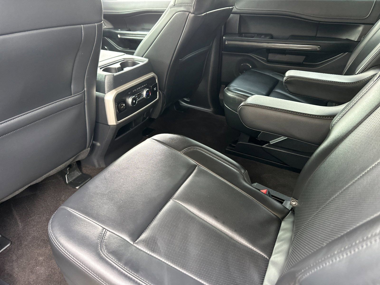 Certified 2022 Ford Expedition XLT RWD image 11
