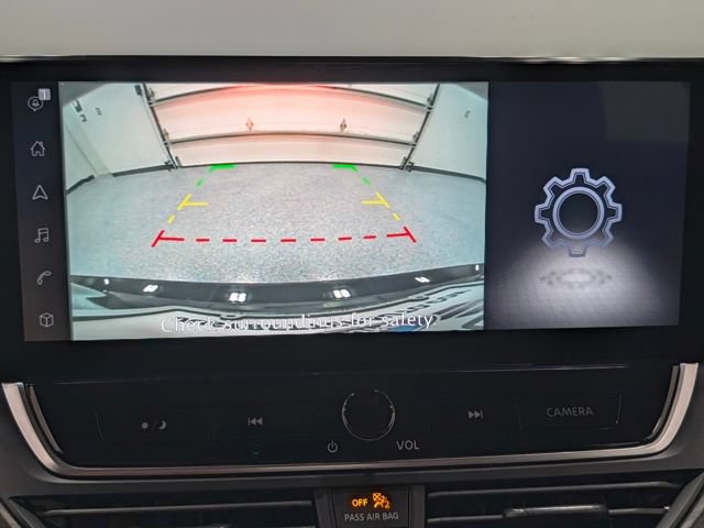 Used 2024 Nissan Altima 2.5 SV w/ SV Premium Package FWD image 26