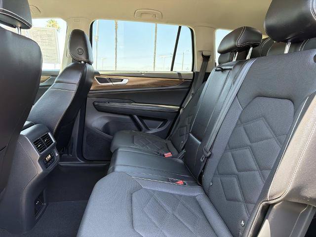 Used 2024 Volkswagen Atlas SE FWD image 19