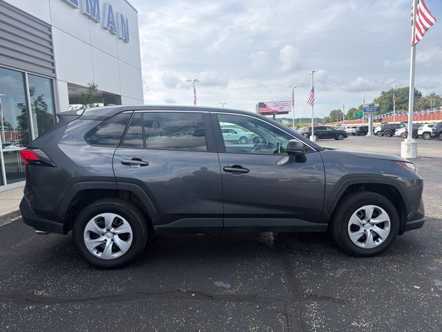Used 2025 Toyota RAV4 LE AWD/4WD image 1