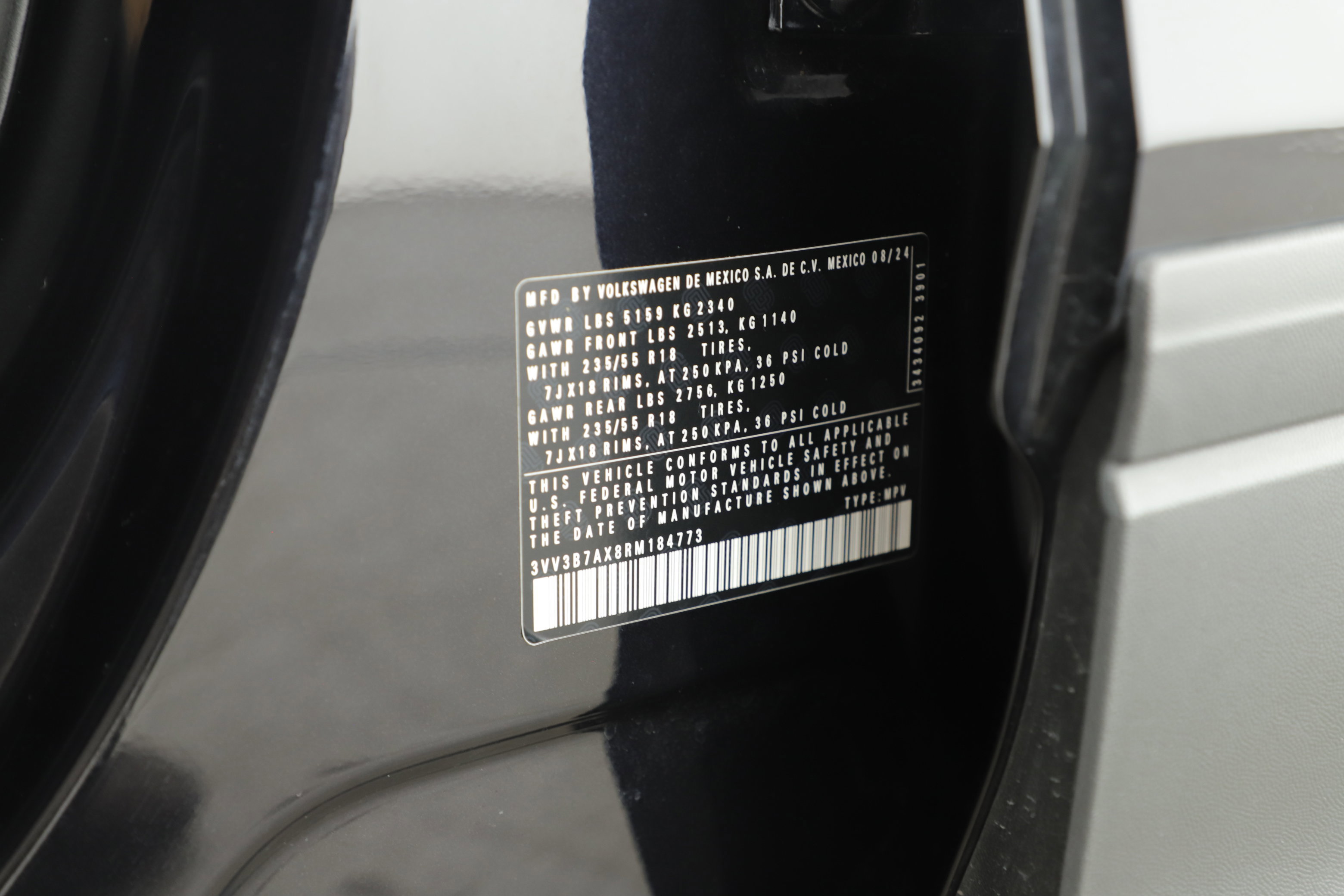 Used 2024 Volkswagen Tiguan SE image 7