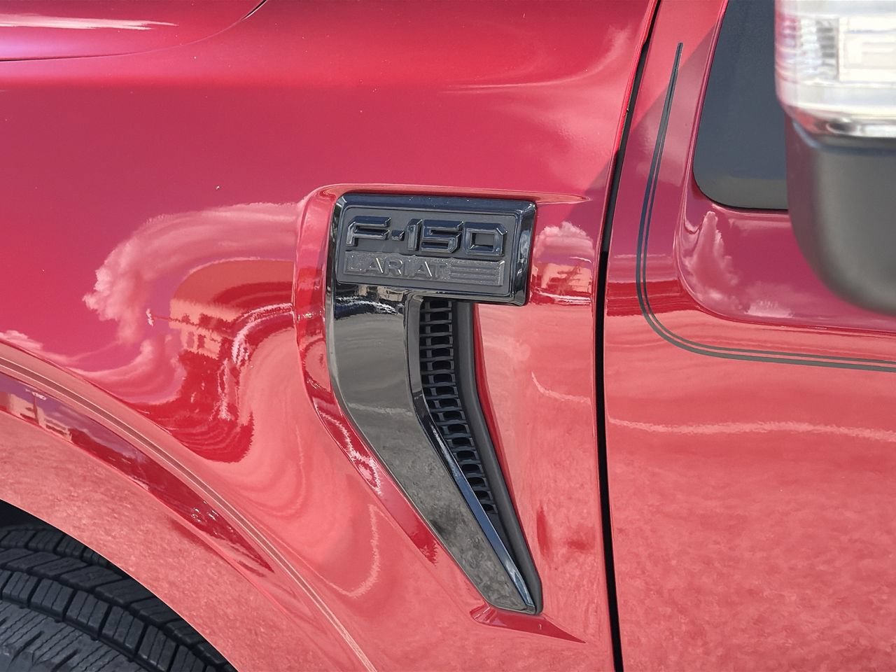 Certified 2025 Ford F150 Lariat AWD/4WD image 9