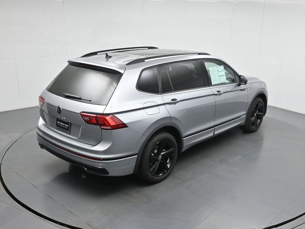 Used 2024 Volkswagen Tiguan SE R-Line image 15