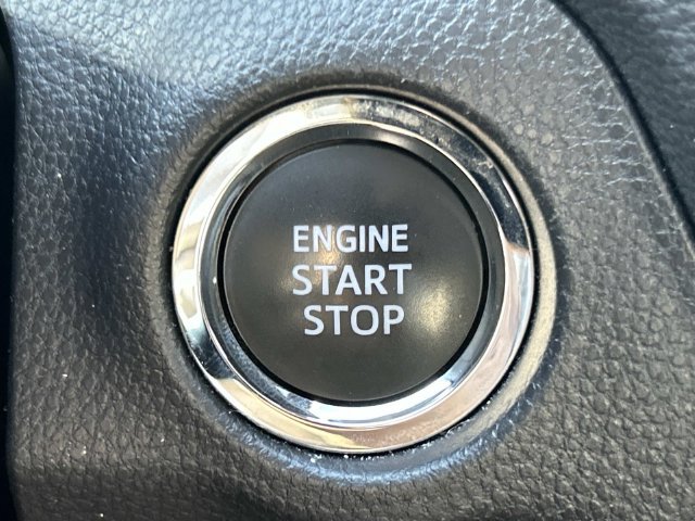 Used 2025 Toyota RAV4 XLE FWD image 29
