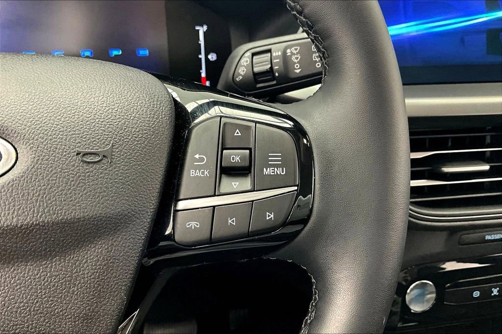 Certified 2025 Ford Escape SE image 19