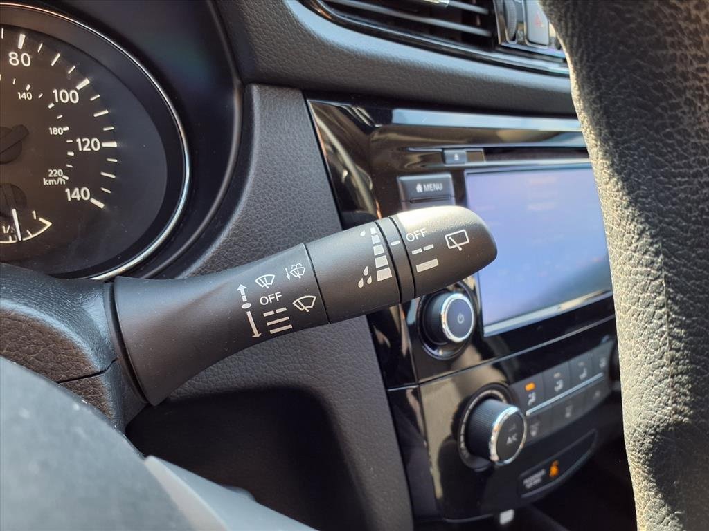 Used 2021 Nissan Rogue Sport S image 15