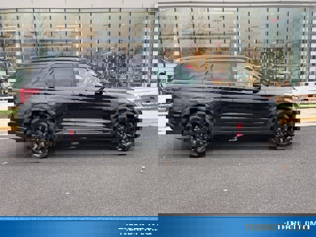 Certified 2022 Ford Explorer ST w/ Equipment Group 401A image 9