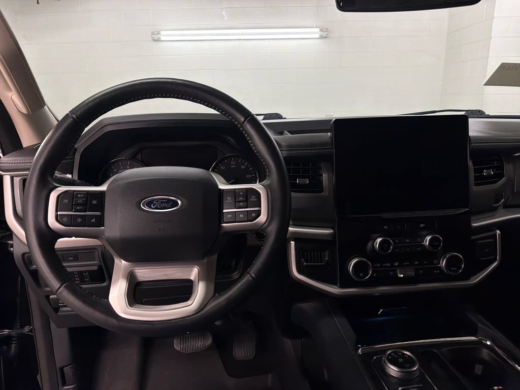 Certified 2024 Ford Expedition XLT RWD image 9