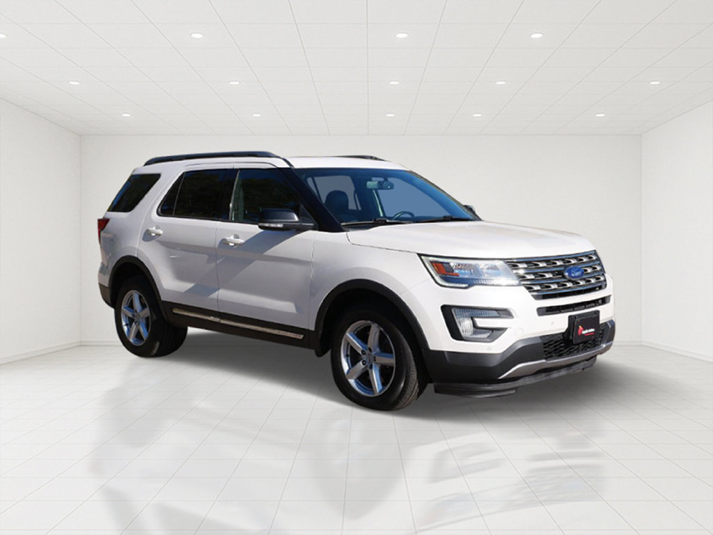 Certified 2017 Ford Explorer XLT w/ Equipment Group 202A
