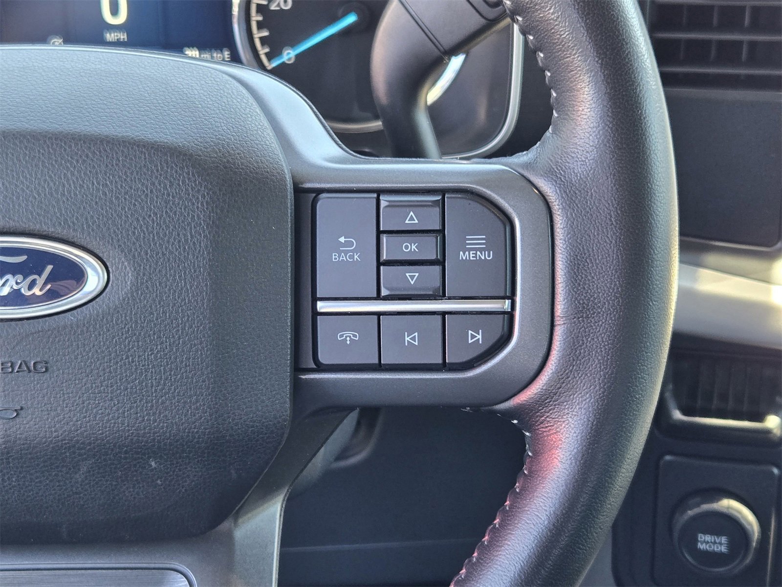 Certified 2022 Ford F150 XLT w/ Equipment Group 302A High image 28