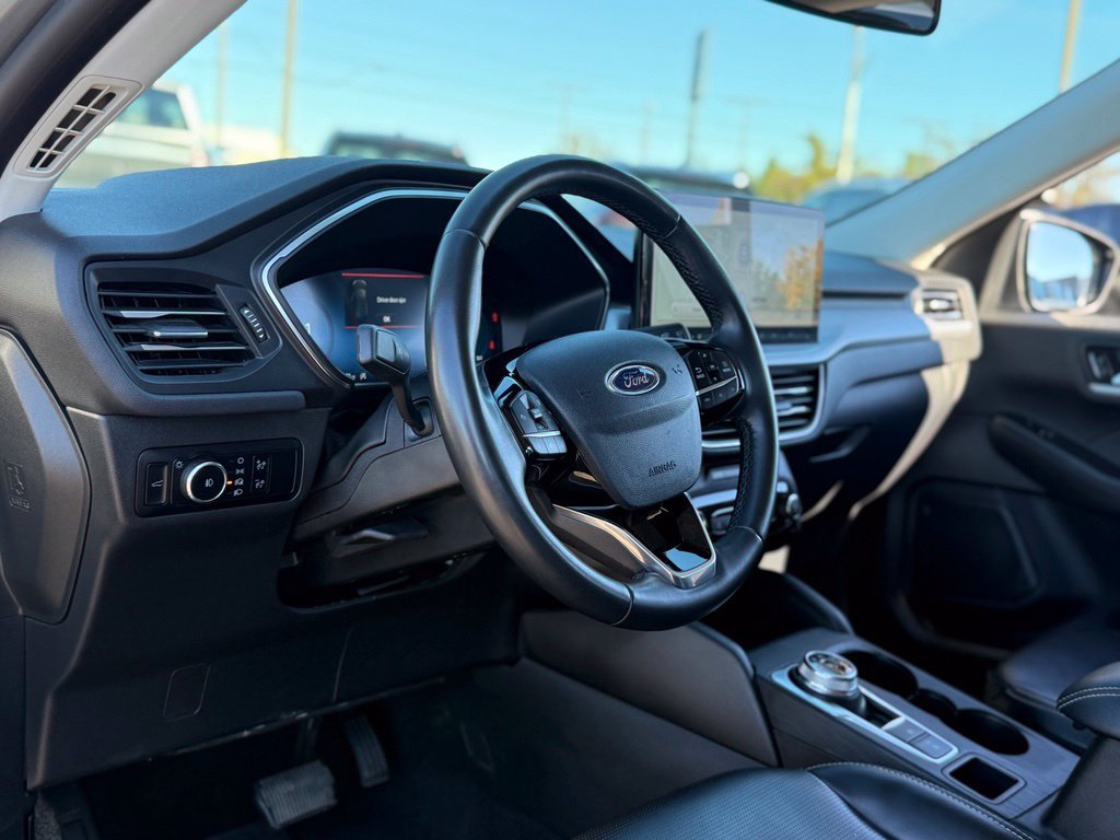 Certified 2024 Ford Escape Platinum AWD/4WD image 13
