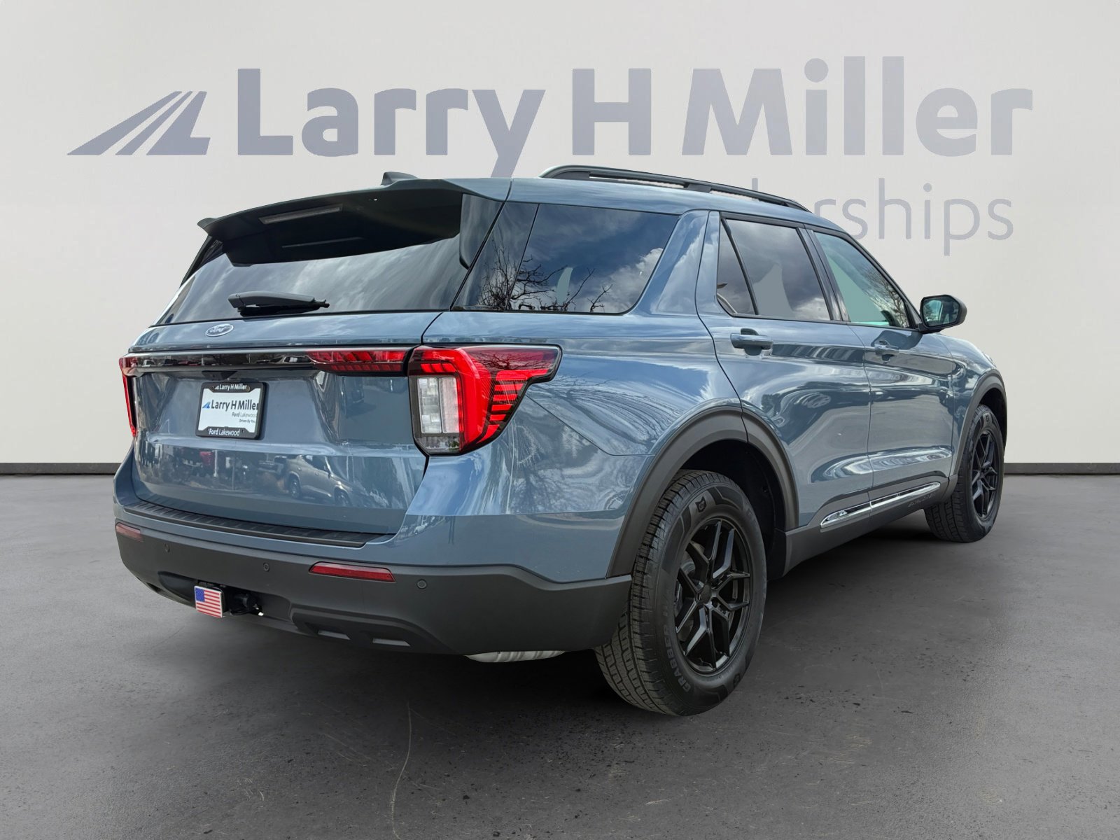 Certified 2025 Ford Explorer Active AWD/4WD image 5
