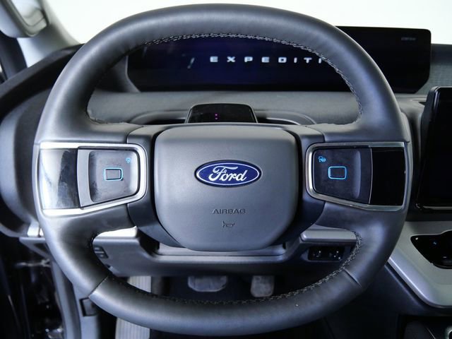 Certified 2025 Ford Expedition Active AWD/4WD image 23